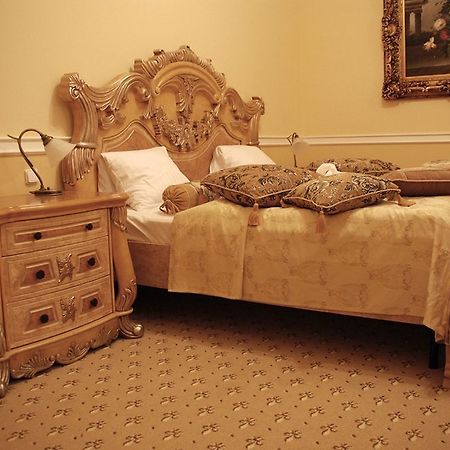Zamek Kamenny Dvur Hotel Mostov Zewnętrze zdjęcie