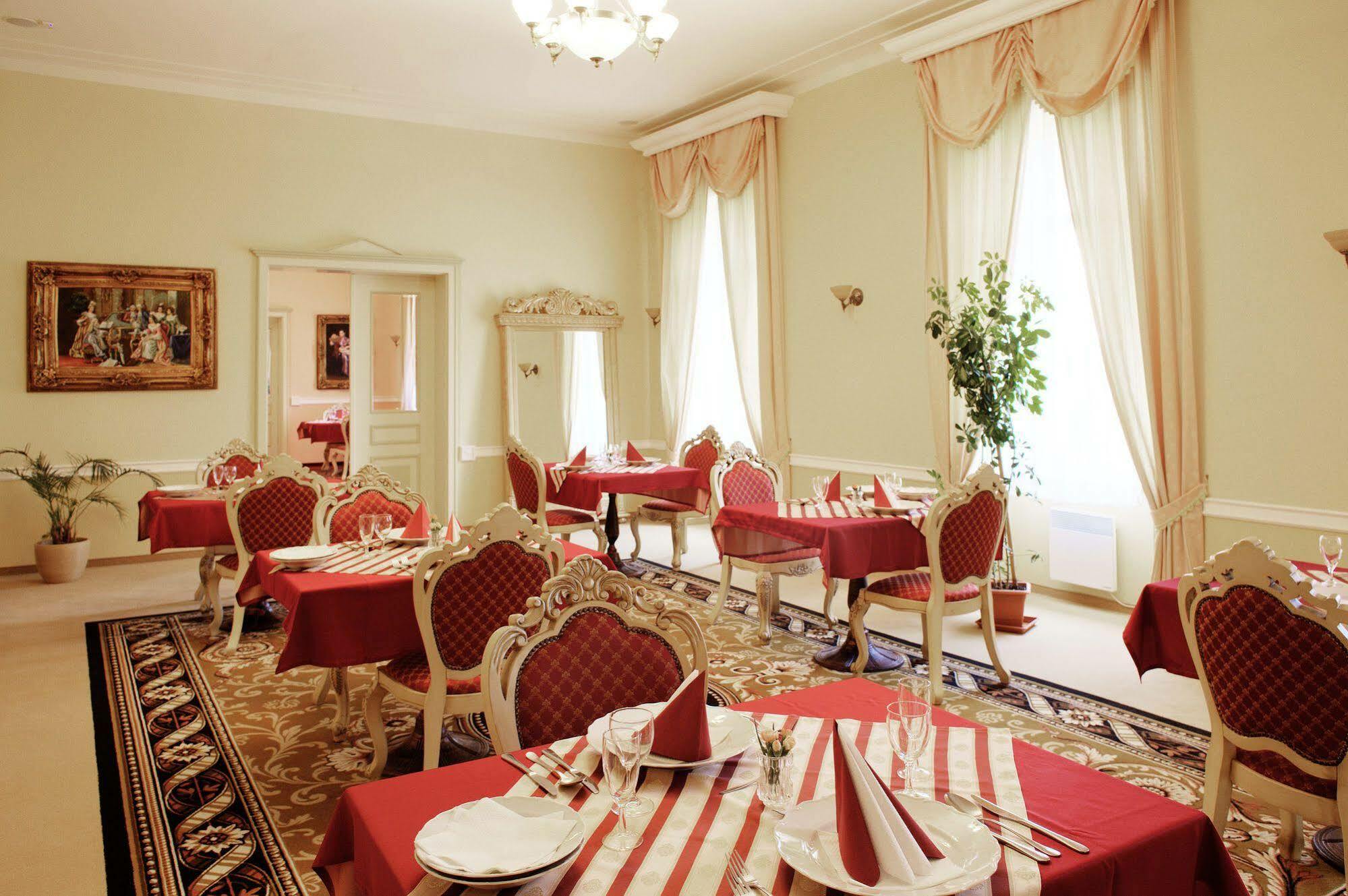 Zamek Kamenny Dvur Hotel Mostov Zewnętrze zdjęcie